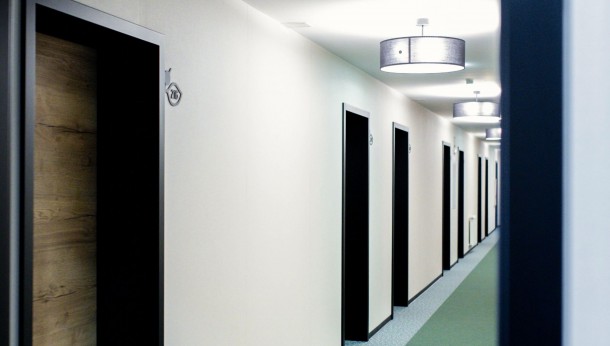ESTETYCZNA KLASYKA NA TAPETACH MURASPEC W SANATORIUM MARTA 