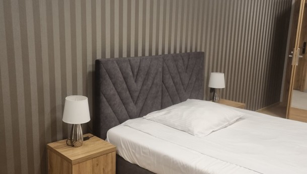 Estetyczna klasyka Muraspec w Apartamentach OSTOYA