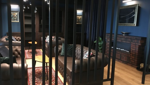 Akustyczne panele Zintra i tapeta Wallmotion w biurze w Krakowie
